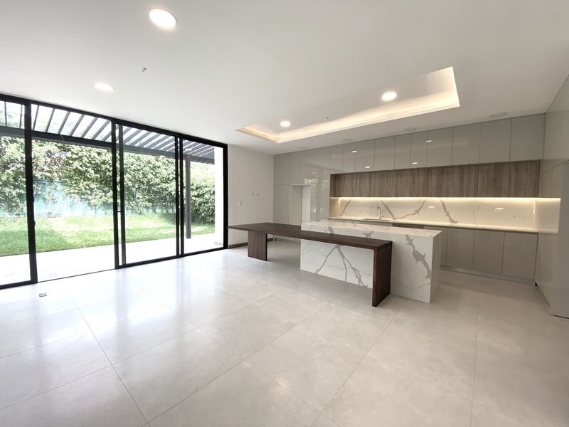 3 bed Single Family Homes For Sale in Santa Ana, San Jose - 1